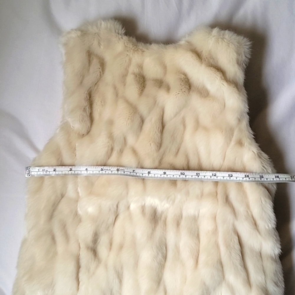 EUC ZARA Girls Outerwear Collection Cozy Faux Fur Toggle Closure Vest Size 14 - Picture 2 of 7